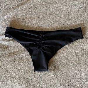Rip curl cheeky coverage scrunch bikini bottom in black